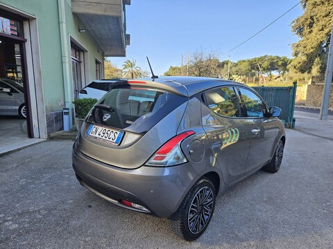 Lancia Ypsilon GOLD Elettrica / Benzina