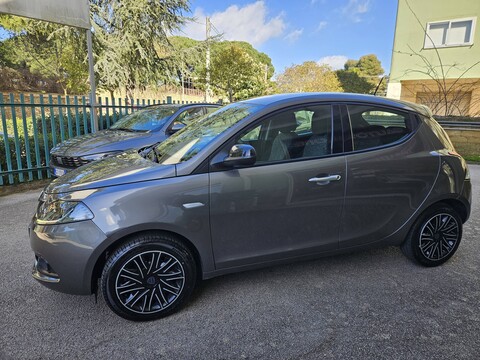 Lancia Ypsilon GOLD Elettrica / Benzina