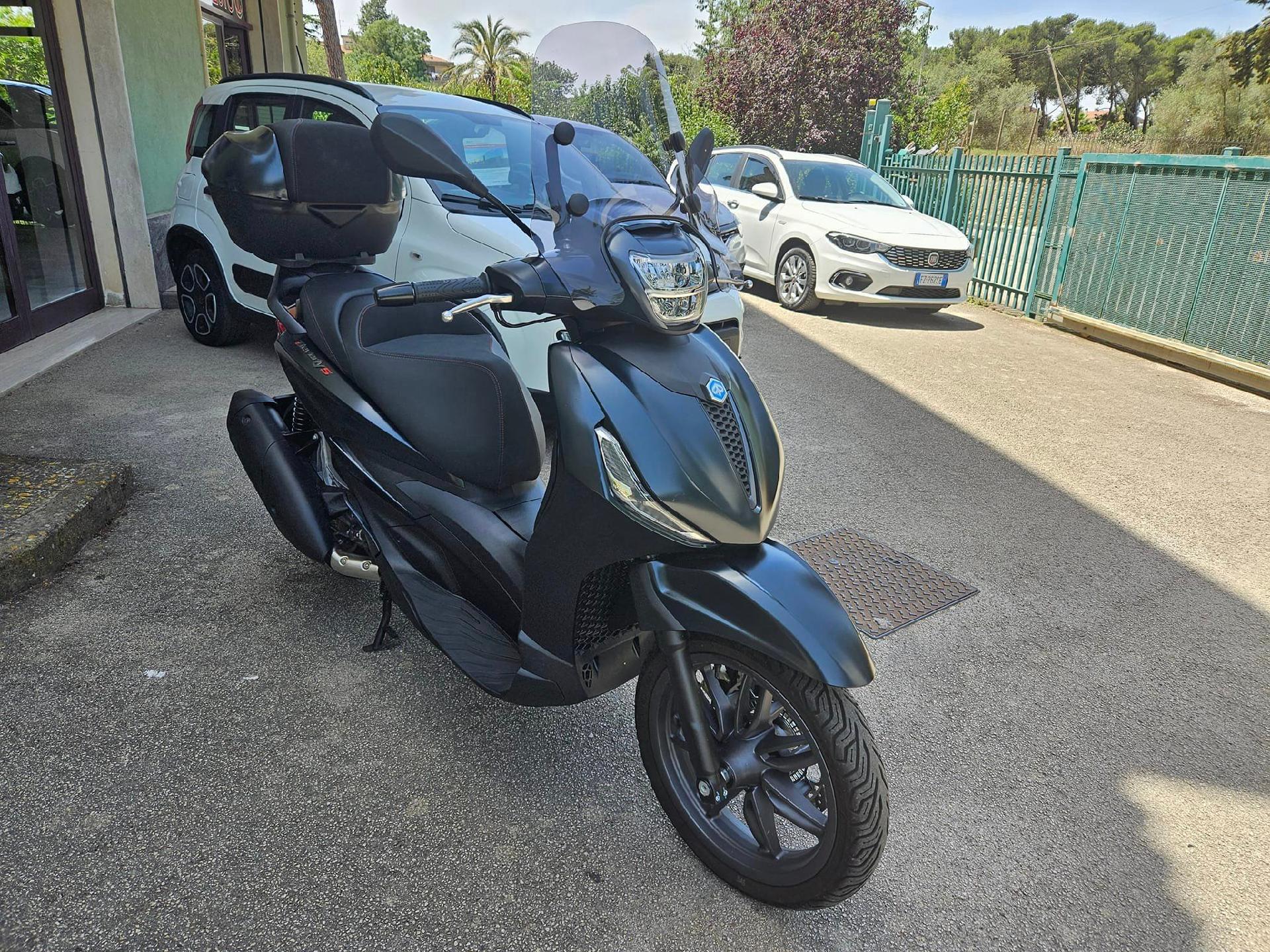 Piaggio Beverly Deep Black BEVERLY 300 S