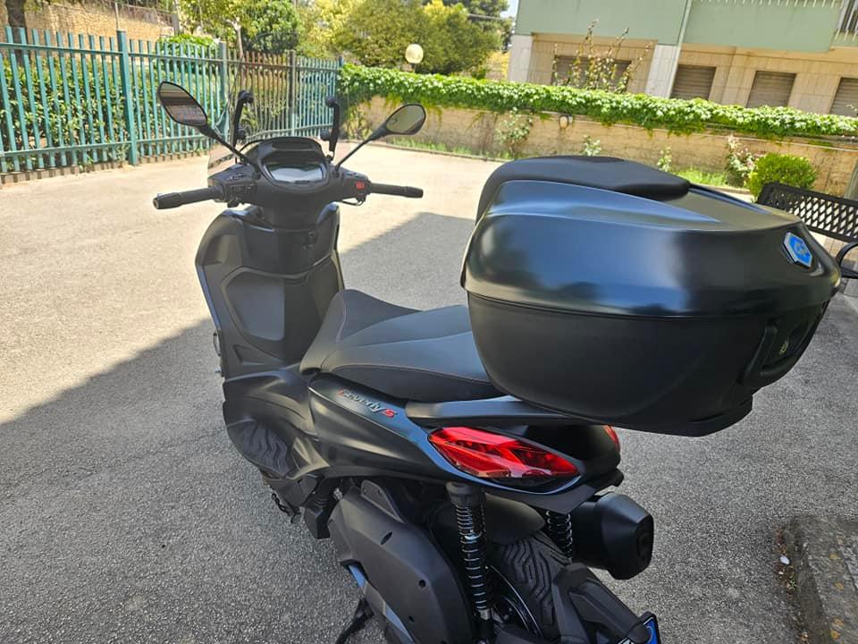 Piaggio Beverly Deep Black BEVERLY 300 S