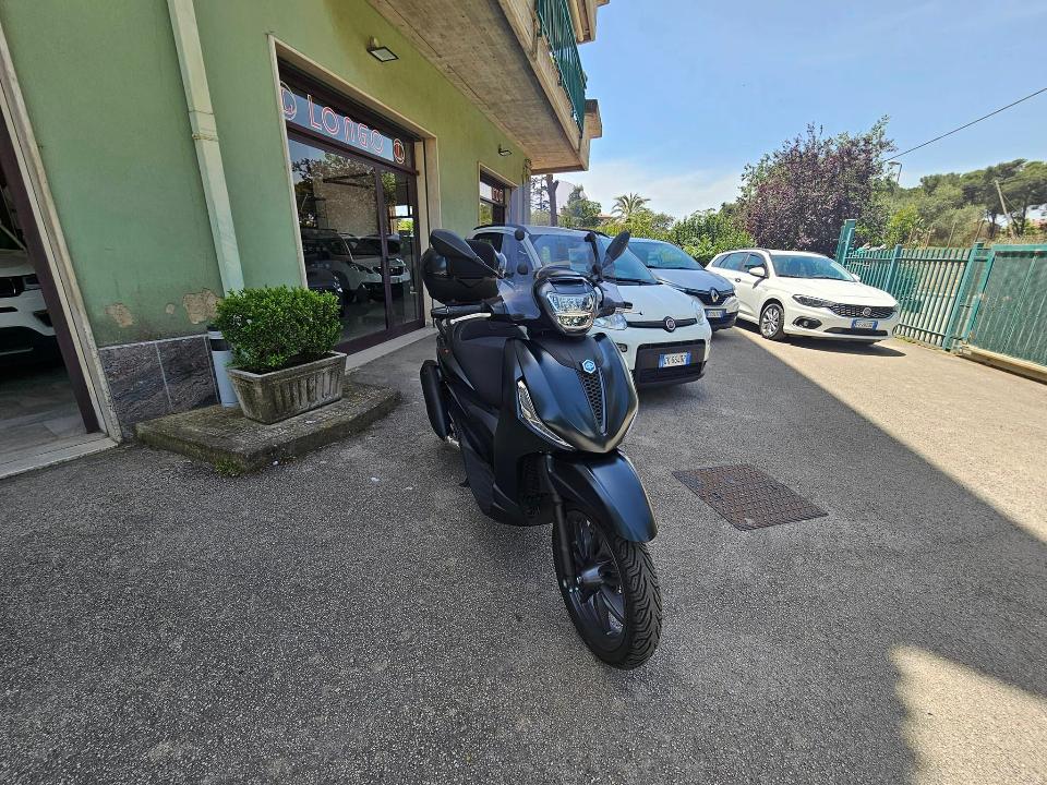 Piaggio Beverly Deep Black BEVERLY 300 S