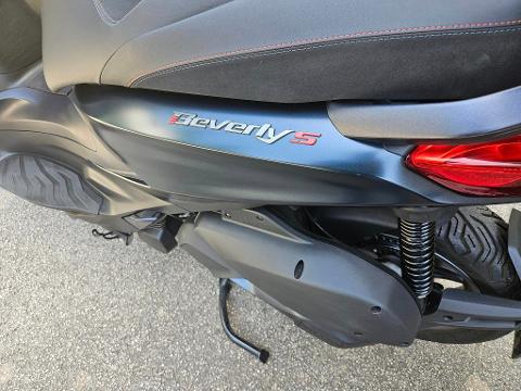 Piaggio Beverly Deep Black BEVERLY 300 S