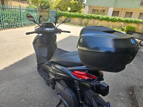 Piaggio Beverly Deep Black BEVERLY 300 S