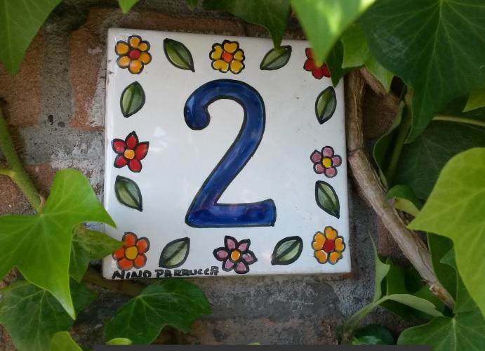 Piastrella personalizzata  in ceramica Nino Parrucca