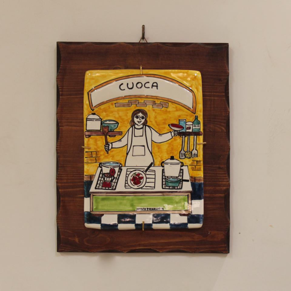 Targhe Mestiere a rilievo in ceramica e legno - Art.80/a Nino Parrucca