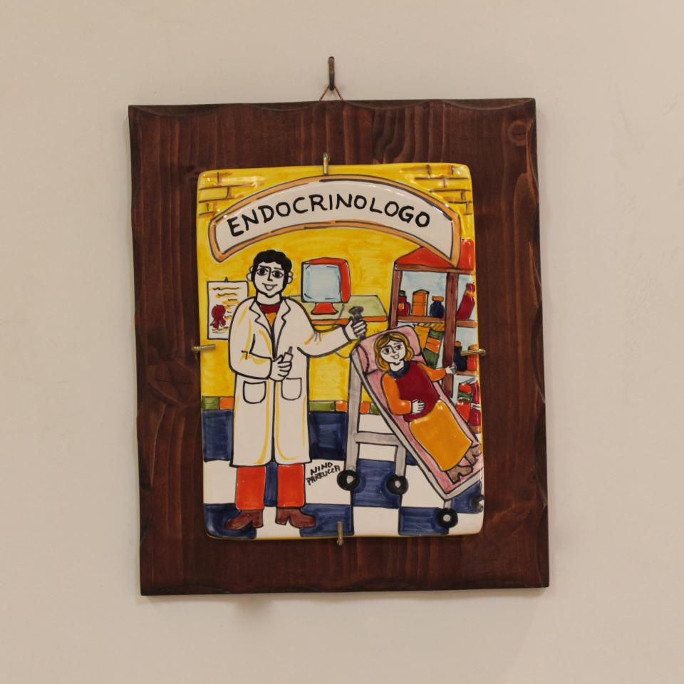 Targhe Mestiere a rilievo in ceramica e legno - Art.80/a Nino Parrucca