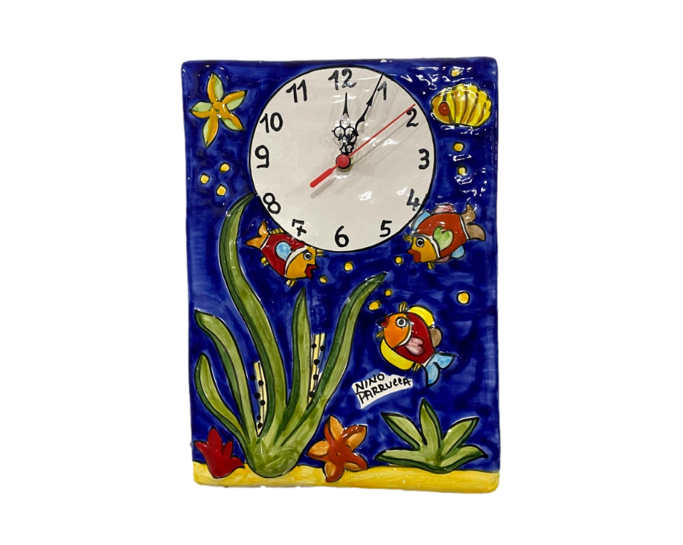 Orologio con pesci a rilievo in ceramica Nino Parrucca