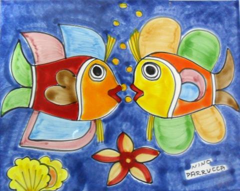 Piastrella in ceramica decoro pesci che si baciano Nino Parrucca Rettangolare - Cod. 26