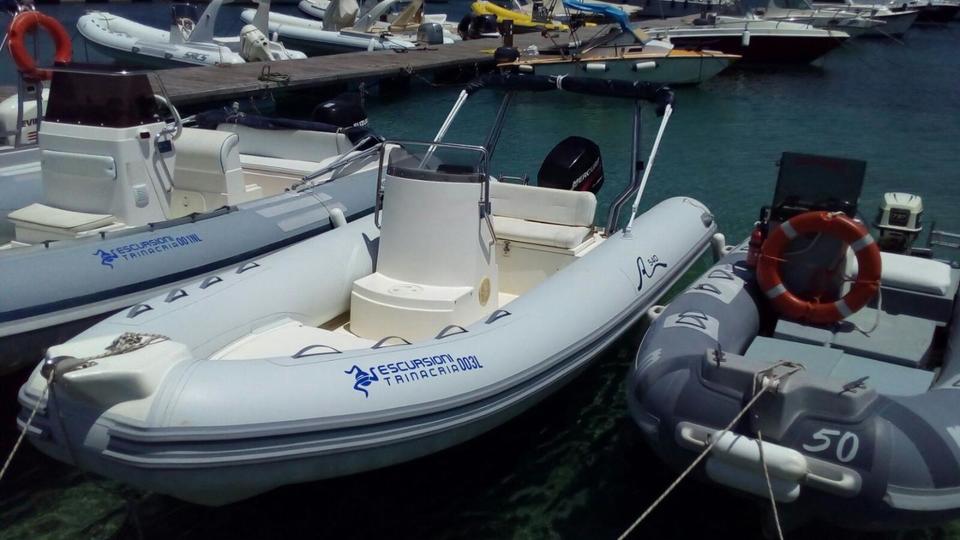 Noleggio Gommone a San Vito Lo Capo: ARIMAR 5,40 MT suzuki 40/60 CV 4T MAX 6 PERSONE