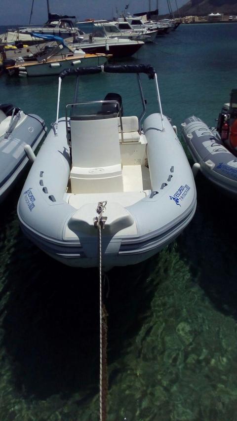 Noleggio Gommone a San Vito Lo Capo: ARIMAR 5,40 MT suzuki 40/60 CV 4T MAX 6 PERSONE