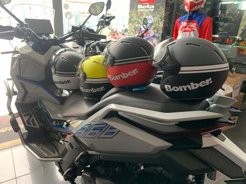Nuovi caschi BOMBER
