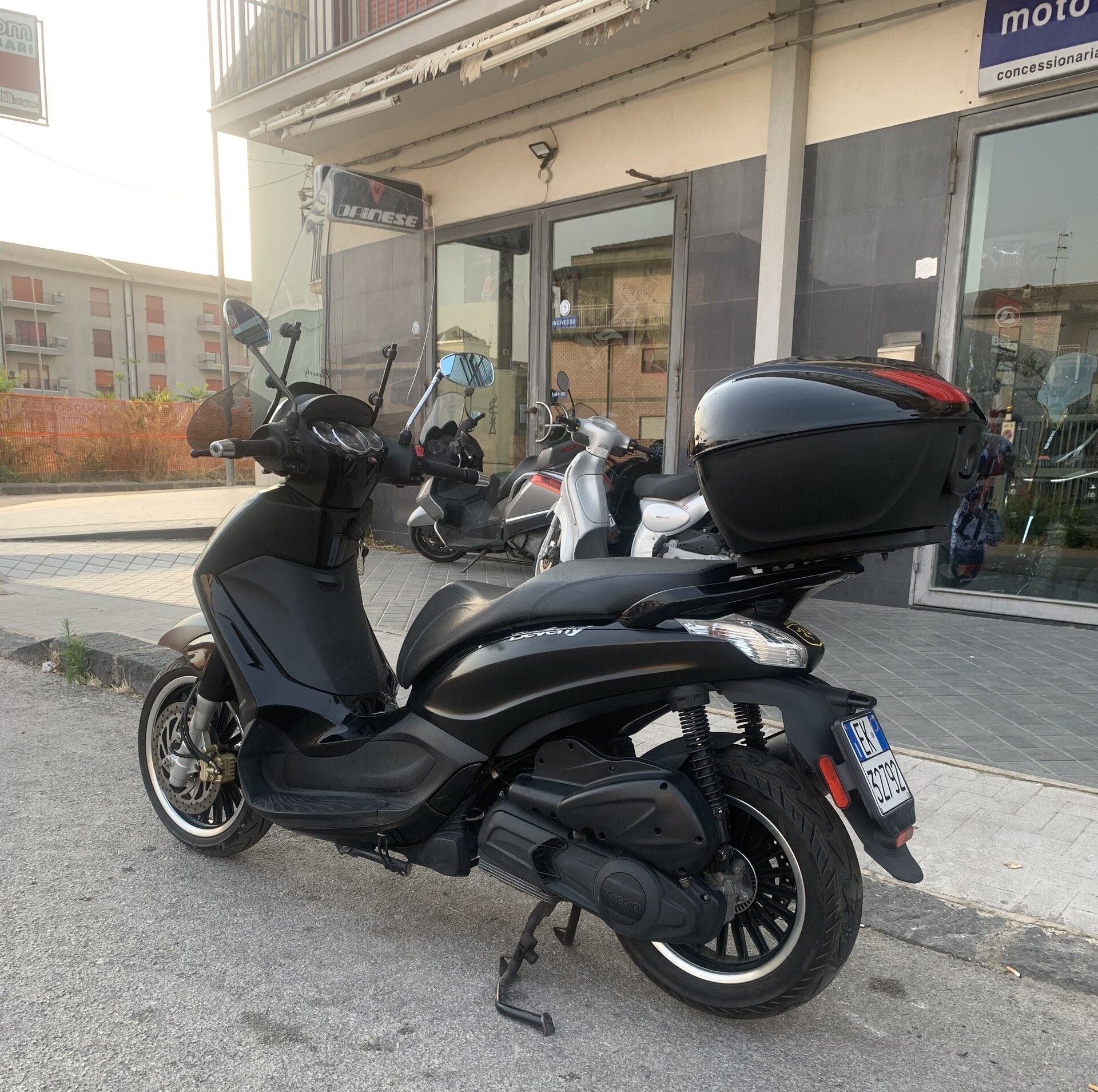 Piaggio Beverly Deep Black police