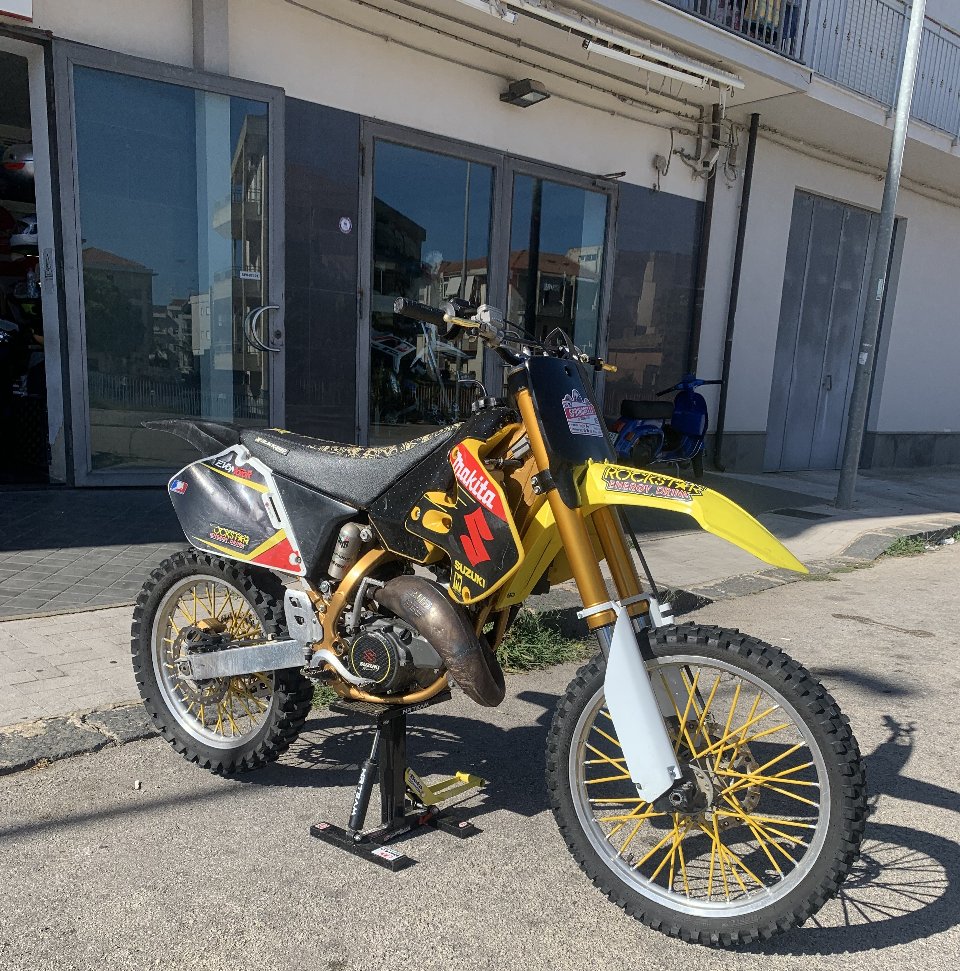 Suzuki rm