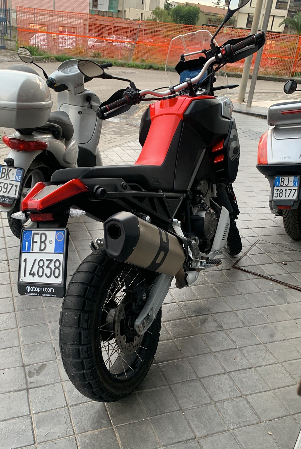 Aprilia Tuareg 660