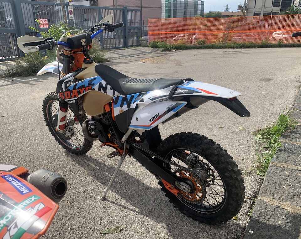 KTM exc six days