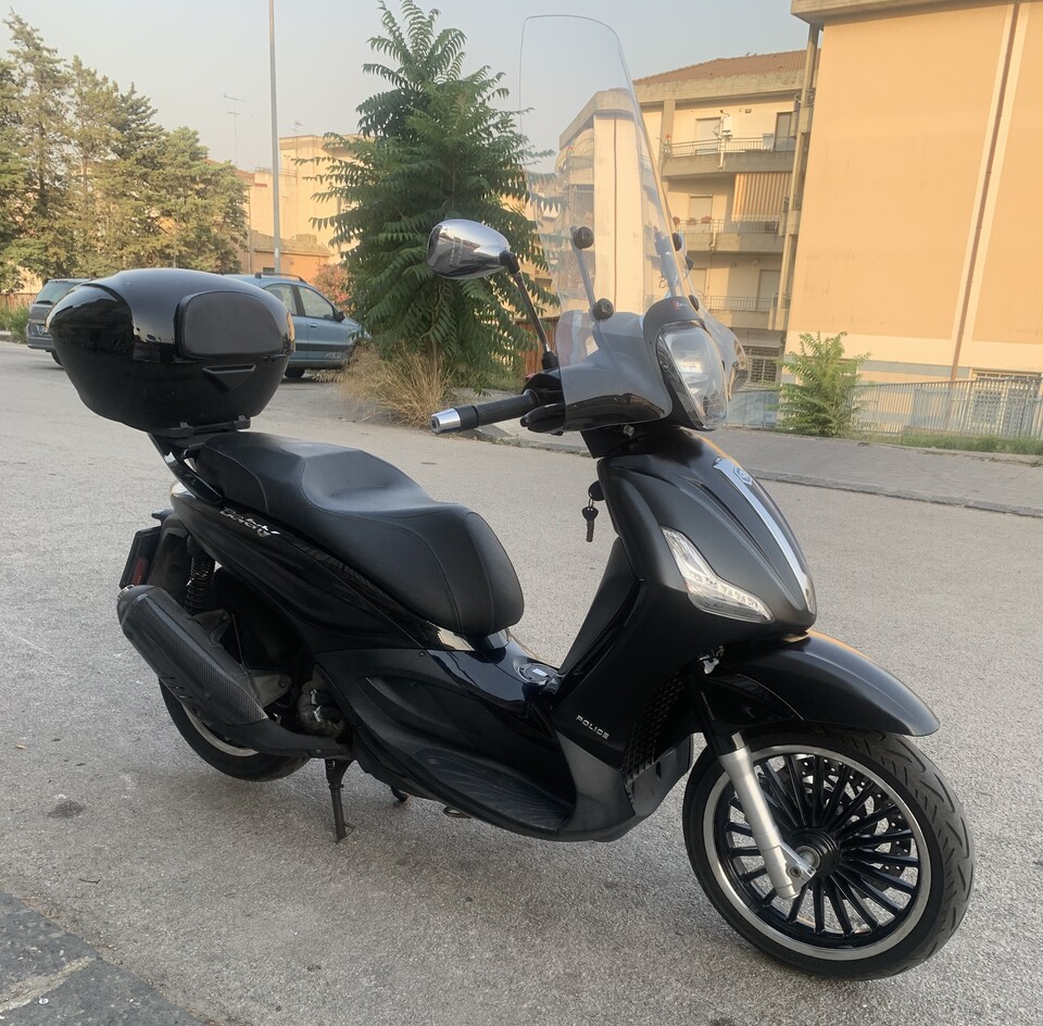 Piaggio Beverly Deep Black police
