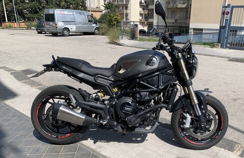 Benelli Leoncino 800