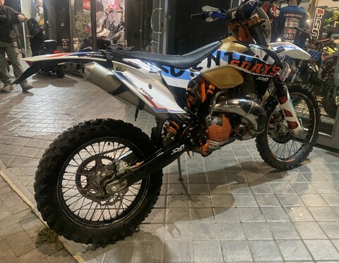 KTM exc six days