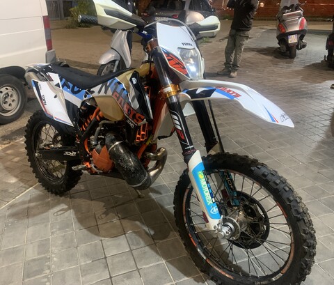 KTM exc six days