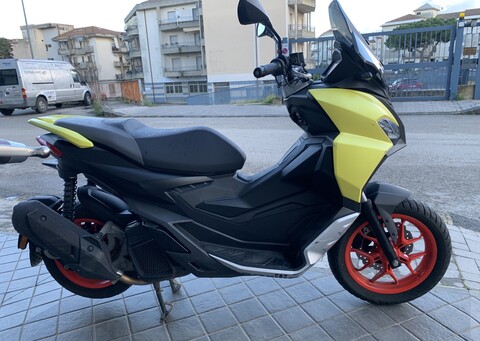Aprilia sportcity sport