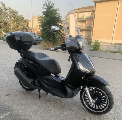 Piaggio Beverly Deep Black police