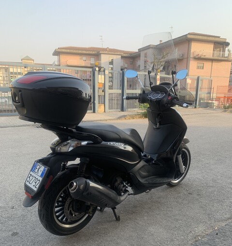 Piaggio Beverly Deep Black police