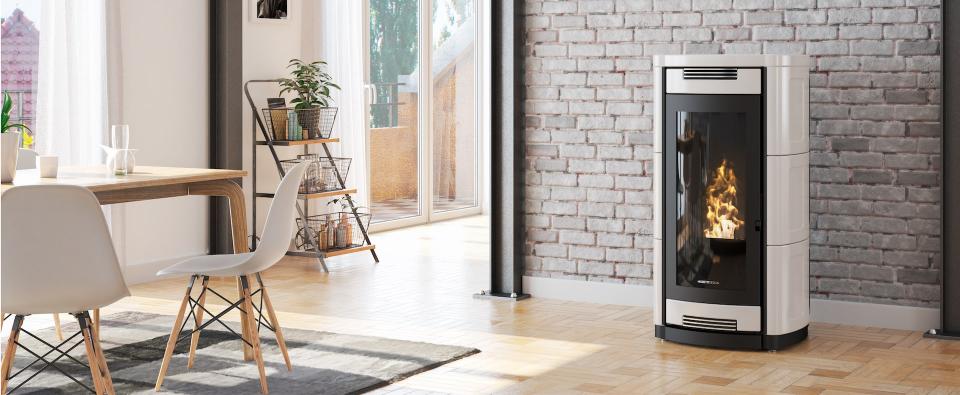 Termostufa a pellet con tecnologia "Aqua" Moretti Design Prestige