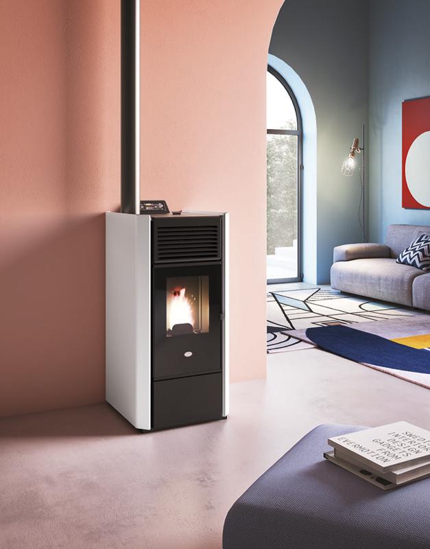 Stufa pellet ventilata 7 kW ermetica EVACALOR NORA