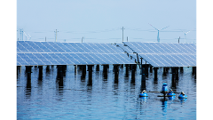 Impianto fotovoltaico con sistema galleggiante