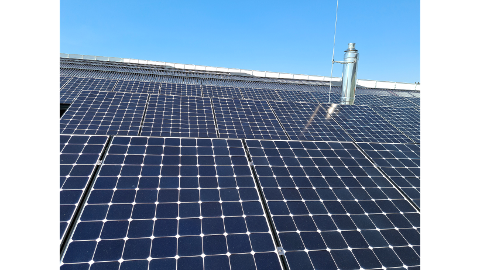 Impianto fotovoltaico su edifici scolastici