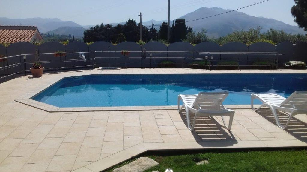 Realizzazione corrimano su misura per piscina