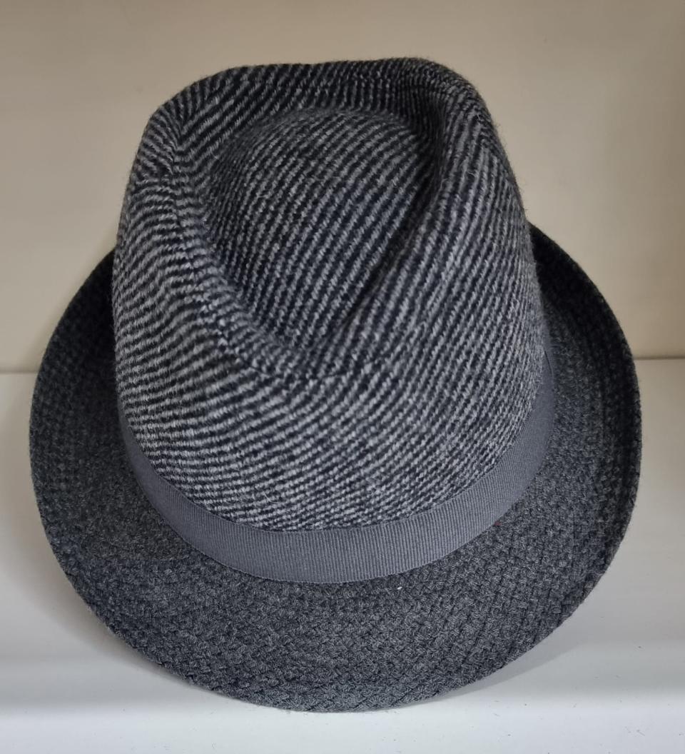 CAPPELLO FALDA STRETTA Made in Italy