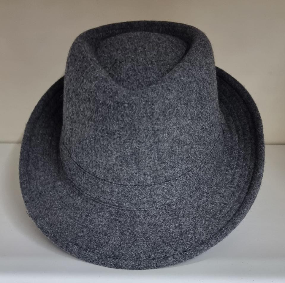 CAPPELLO FALDA STRETTA Made in Italy