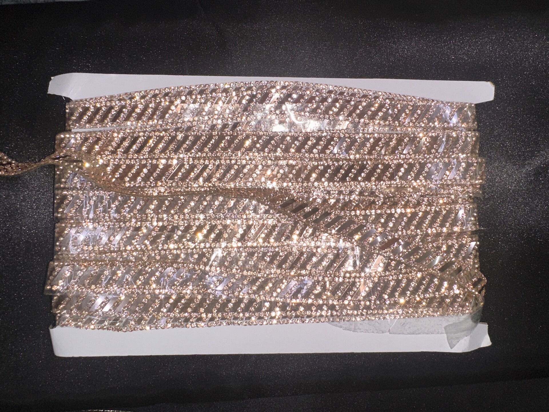 Passamaneria termoadesiva con strass Daddario Passamaneria termoadesiva