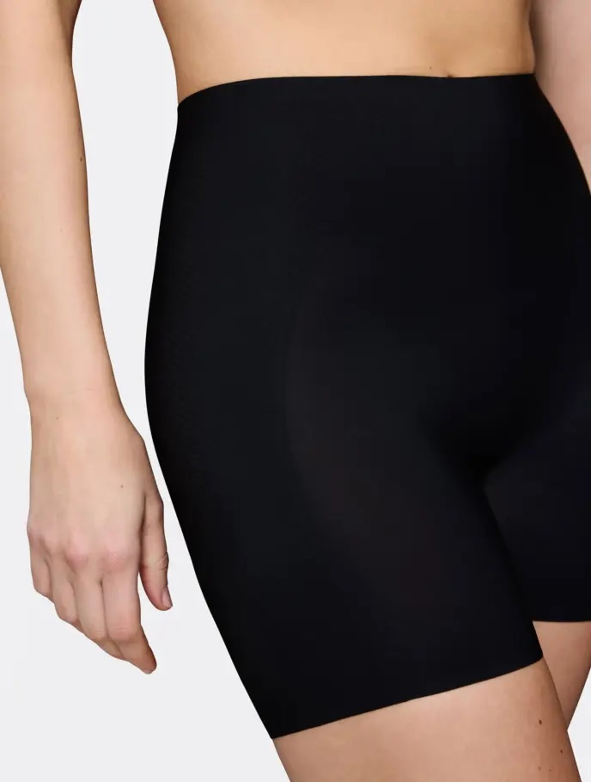 BMU Illusion Curve HW Short Triumph Pancerina Gambaletto