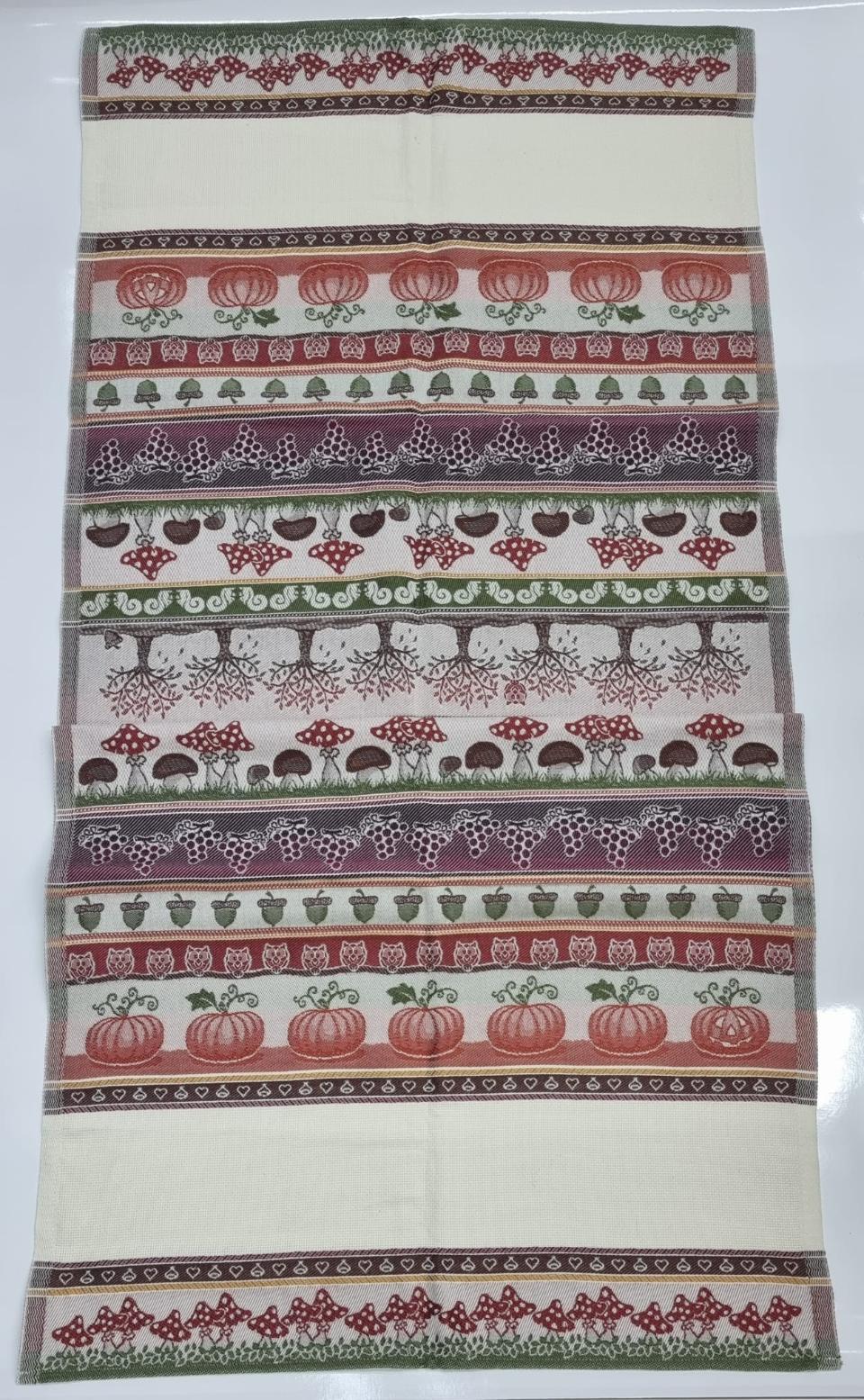 Runner con striscia in tela aida per ricamo punto croce.
Mis: cm 60x150 Tessitura Artistica Chierese Runner