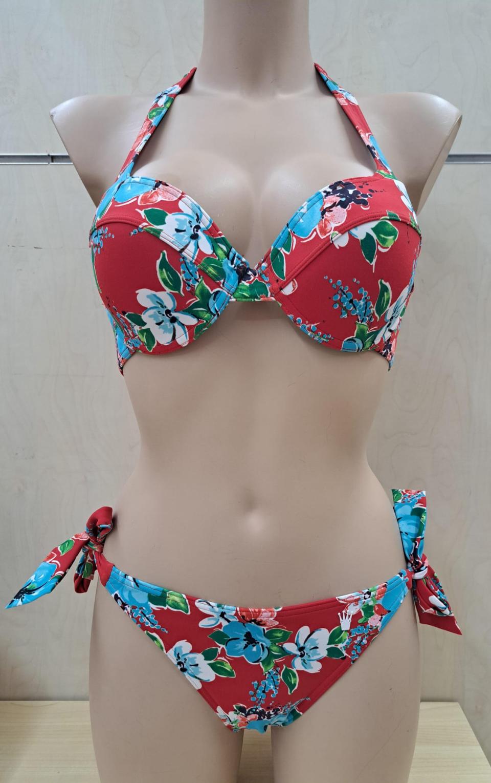 Miss Jodie TWU Triumph Bikini Coppa