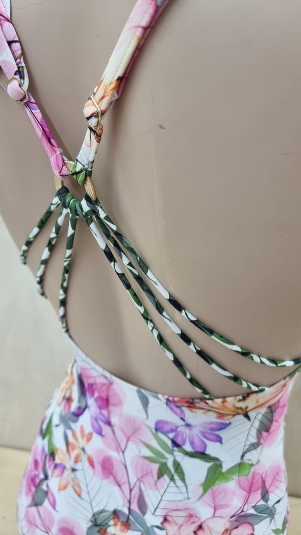 DELICATE FLOWERS OP Triumph Intero Fashion