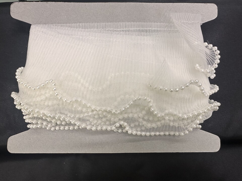 Passamaneria in tulle con perline sul bordo Daddario passamaneria in tulle