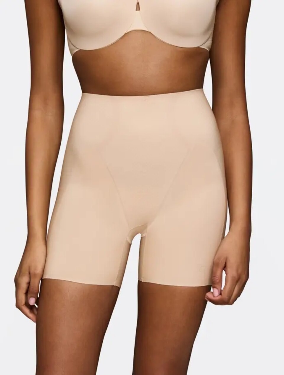 BMU Illusion Curve HW Short Triumph Pancerina Gambaletto