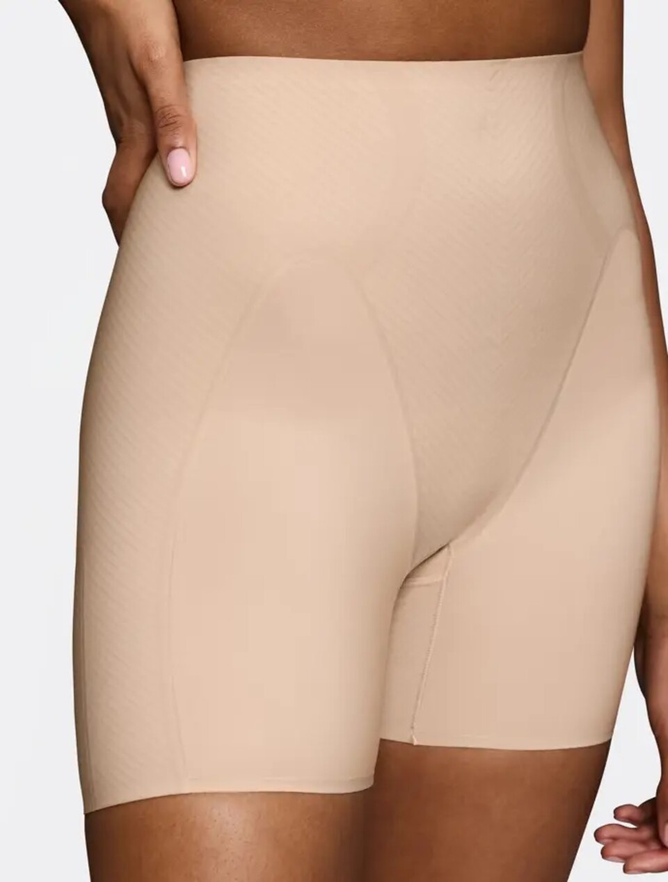 BMU Illusion Curve HW Short Triumph Pancerina Gambaletto