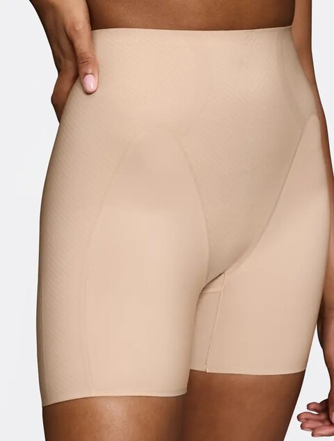 BMU Illusion Curve HW Short Triumph Pancerina Gambaletto