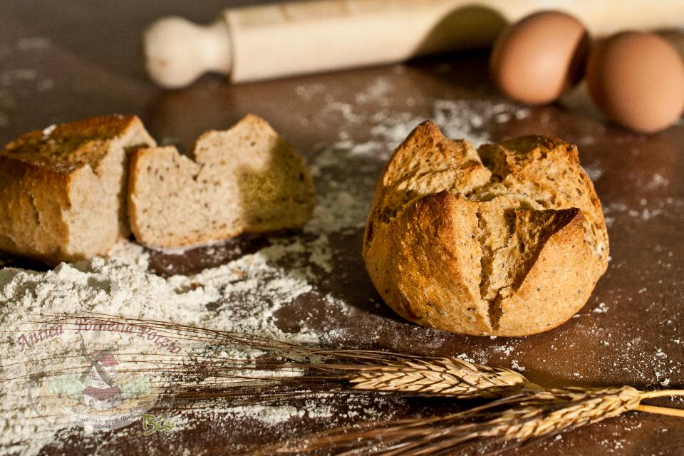 Pagnotta con semi misti (zucca, girasole, lino e papavero) a lievitazione naturale di Grano duro da 250 gr. (.ca)