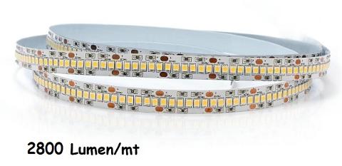 Strip LED 24V 2835 240 Led/mt 19,2w/mt 2700 Lumen/mt Luce Calda Poliplast