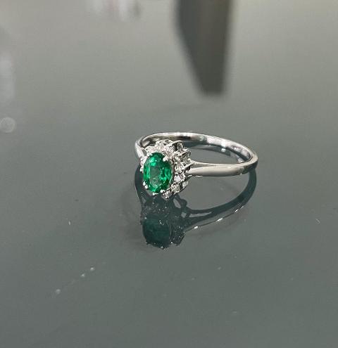 anello smeraldo . DIAMANTI