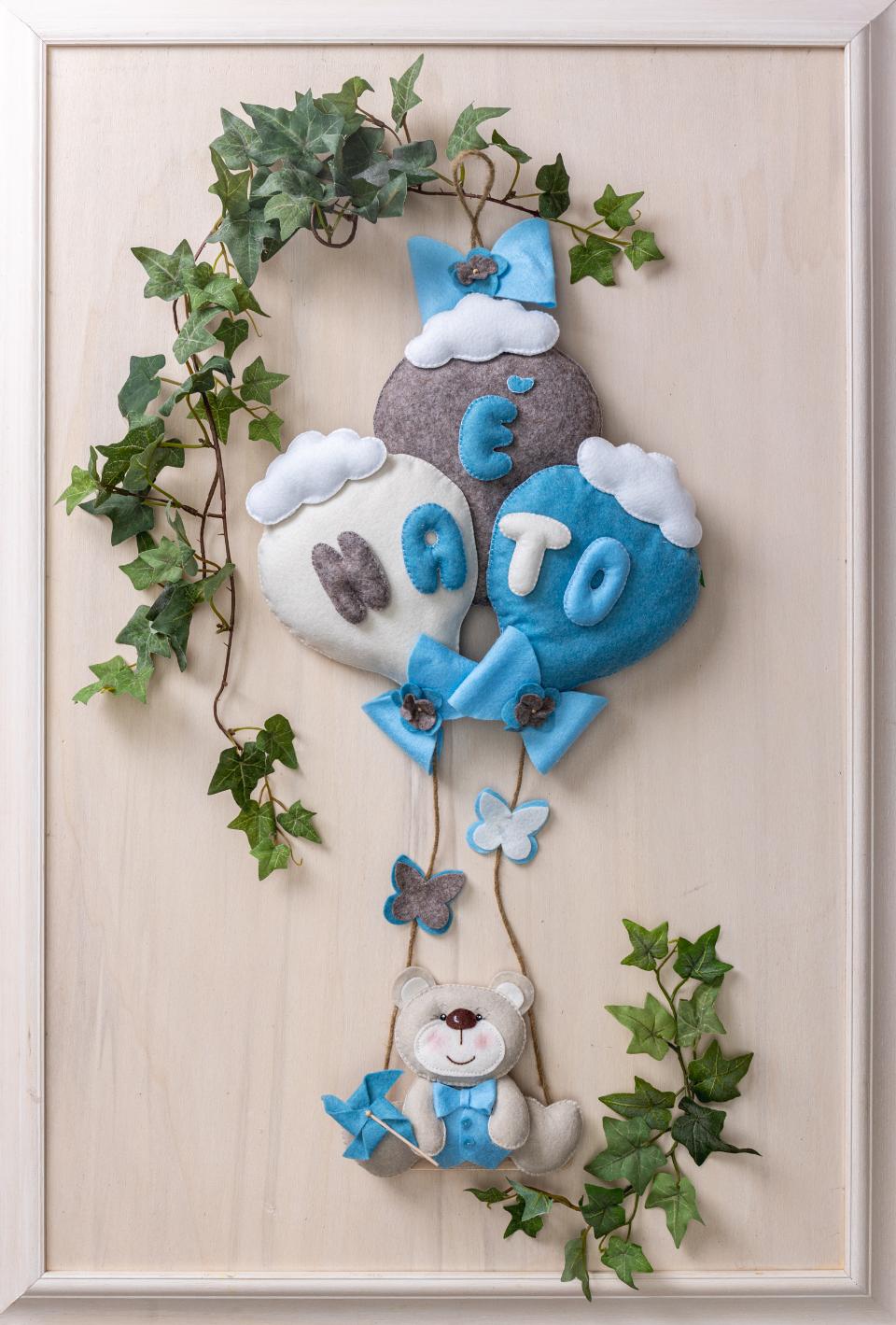 Fiocco nascita in pannolenci con palloncini e orso Gentile Baby Couture 05