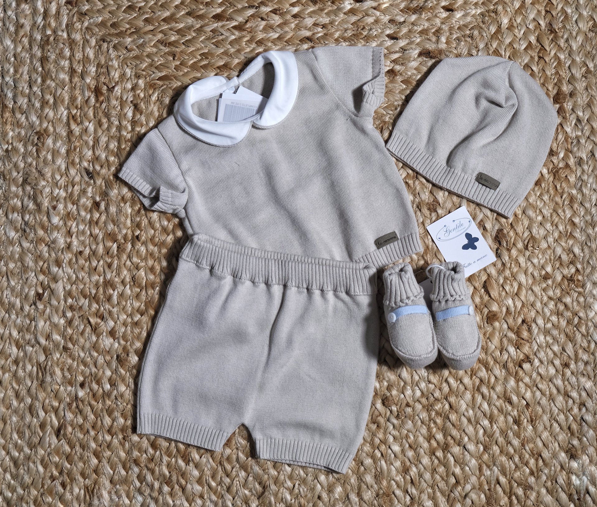Completo 2 pezzi con cappellino e babbucce in filo di puro cotone Corda taglia 3 mesi Le Coconne Corto
