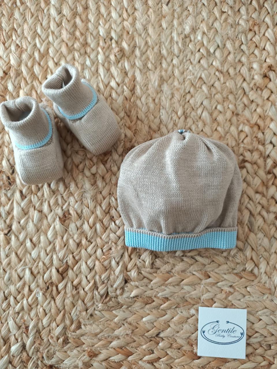 Cappellino e babbucce in filo di cotone Tabacco / Cielo Polvere taglia unica Marlù ES5071