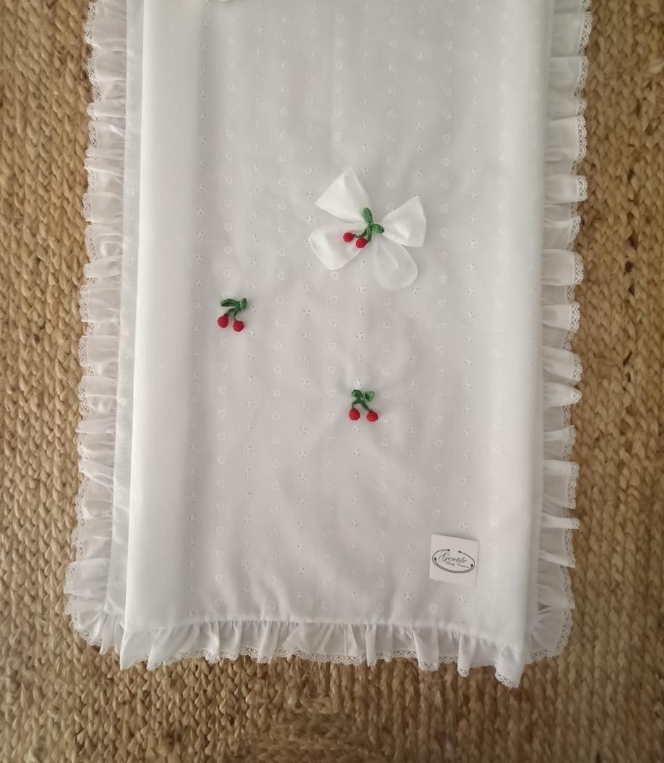 Copertina per carrozzina in pizzo Sangallo con imbottitura Gentile Baby Couture Modello unico realizzato a mano