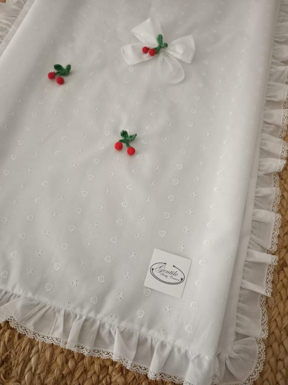 Copertina per carrozzina in pizzo Sangallo con imbottitura Gentile Baby Couture Modello unico realizzato a mano